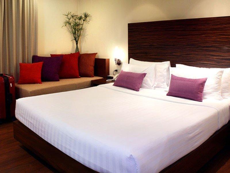 St. James Hotel Бангкок Номер фото